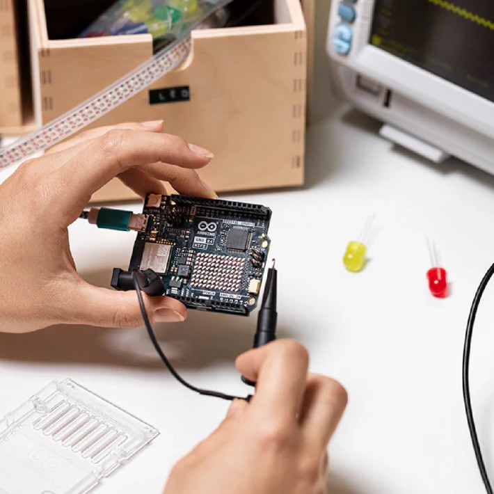 Arduino Uno Rev4 Wifi