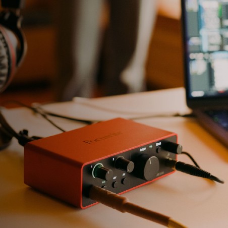 Bundle Focusrite Scarlett Solo Studio 4th gen - con Scheda Audio - con Cuffia SH-450 - con...