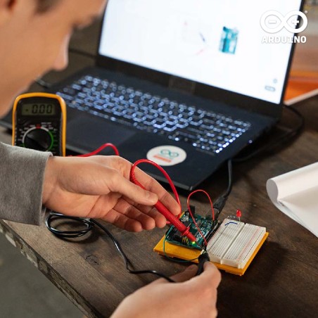 Laboratorio Elettronica con kit Arduino