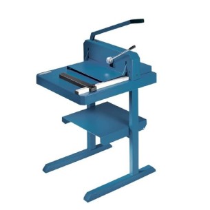Taglierina a Leva Modello Serie 840 con Tavolo - Dimensione Piano 72 x 59 cm - Luce di...