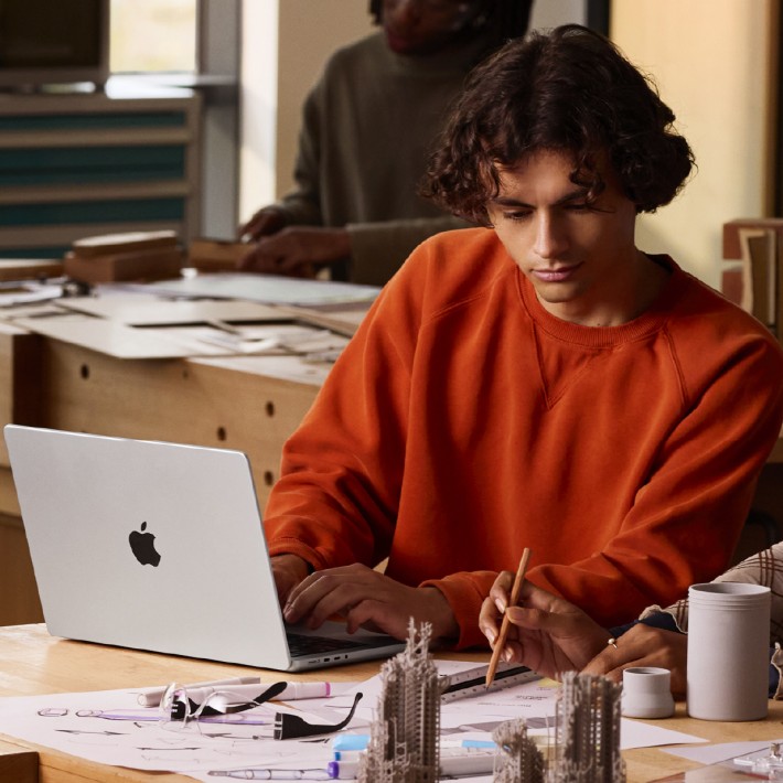 Notebook 14" - Apple MacBook Pro - M5 CPU 10‑core GPU 10‑core - Ram 16GB - SSD 1TB - MacOS Tahoe - Space Black