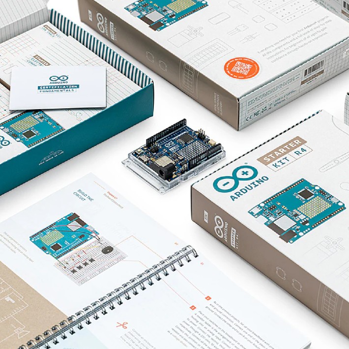 Kit Arduino Starter Kit R4 versione in inglese...