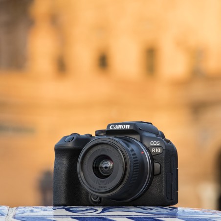 Canon Fotocamera Mirrorless EOS R10 + obiettivo RF-S 18-150mm F3.5-6.3 IS STM