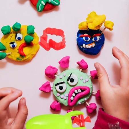 Set Gioco 18 Stoviglie e Accessori per Cucinare e Infornare in Plastica