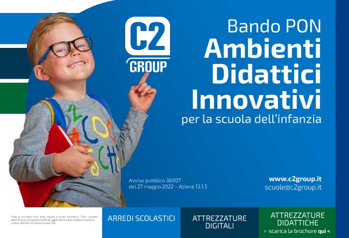 Bambino sorridente con zaino, rappresentazione del Bando PON per la scuola dell'infanzia